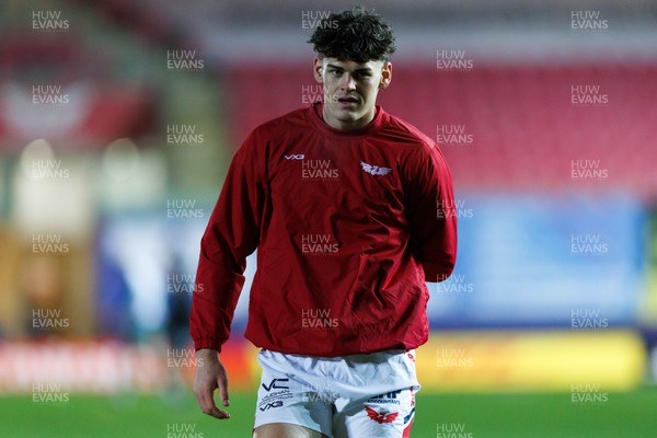 100126 - Scarlets v Section Paloise - Investec Champions Cup - Eddie James of Scarlets during the warm up