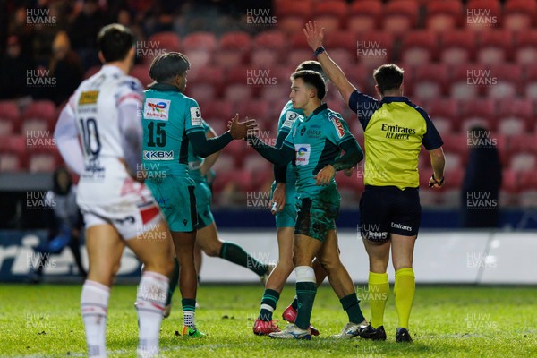 100126 - Scarlets v Section Paloise - Investec Champions Cup - Clement Mondinat of Pau celebrates after scoring a try