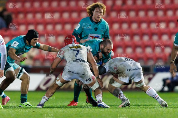 100126 - Scarlets v Section Paloise - Investec Champions Cup - Jon Zabala Arrieta of Pau on the charge