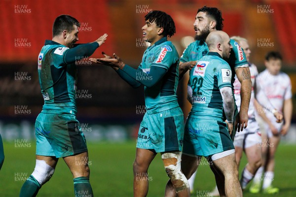 100126 - Scarlets v Section Paloise - Investec Champions Cup - Pau celebrate at the end of the match