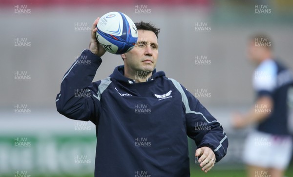 131018 - Scarlets v Racing 92, Champions Cup - Scarlets assistant coach Stephen Jones