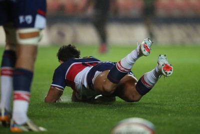 180926 - Scarlets v Saracens - Preseason Friendly - Eddie James of Scarlets scores a try
