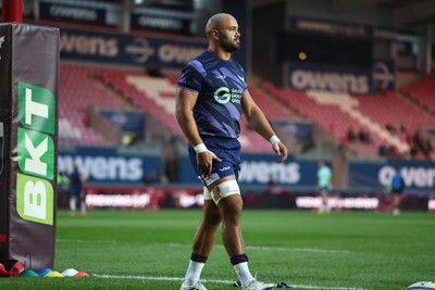 180926 - Scarlets v Saracens - Preseason Friendly - Josh Macleod before kick off