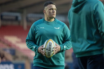 180926 - Scarlets v Saracens - Preseason Friendly - New Scarlets defence Coach Eamon O’Carroll before kick off
