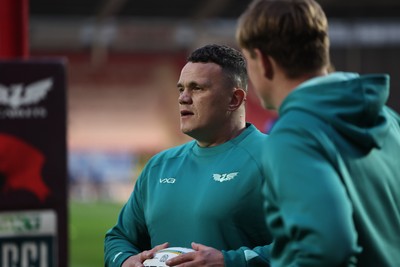 180926 - Scarlets v Saracens - Preseason Friendly - New Scarlets defence Coach Eamon O’Carroll before kick off