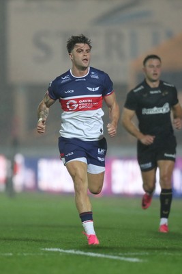 180926 - Scarlets v Saracens - Preseason Friendly - Joe Roberts of Scarlets 