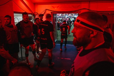 180926 - Scarlets v Saracens - Pre Season Friendly - Players walk out of the tunnel for the start of the game