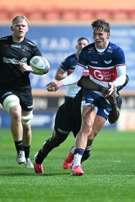 180926 - Scarlets v Saracens - Pre Season Friendly - Ellis Mee of Scarlets