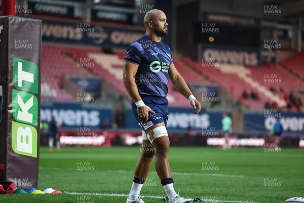 180926 - Scarlets v Saracens - Preseason Friendly - Josh Macleod before kick off