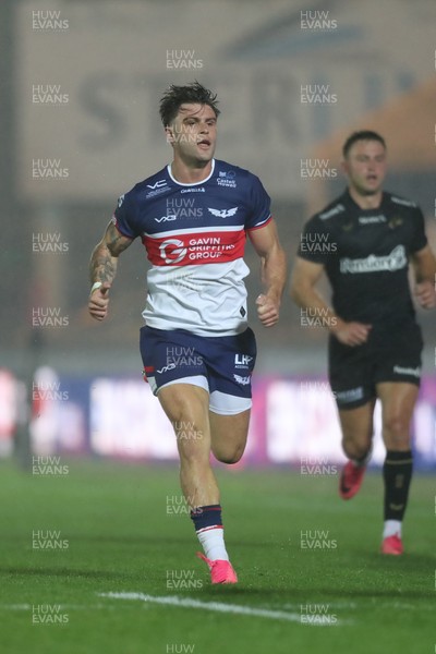 180926 - Scarlets v Saracens - Preseason Friendly - Joe Roberts of Scarlets 