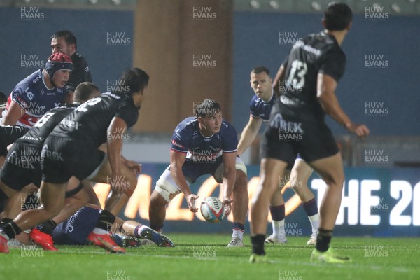 180926 - Scarlets v Saracens - Preseason Friendly -  Dom Kossuth of Scarlets looks for support close to the Saracens line 