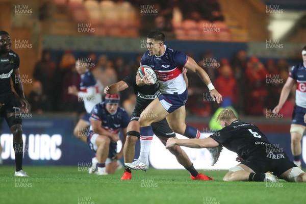 180926 - Scarlets v Saracens - Preseason Friendly -  Joe Hawkins of Scarlets on the attack 