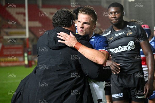 180926 - Scarlets v Saracens - Pre Season Friendly - Gareth Anscombe of Scarlets at full time