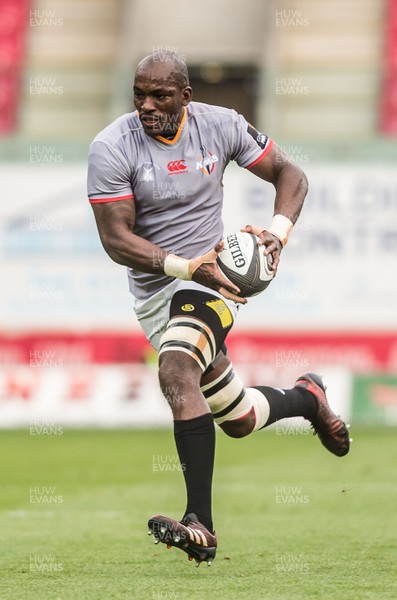 020917 Scarlets v Southern Kings - Guinness Pro14 - Victor Sekekete of the Southern Kings on the attack