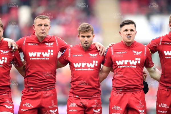 020917 - Scarlets v Southern Kings - Guinness PRO14 - Leigh Halfpenny of the Scarlets lines up with team mates