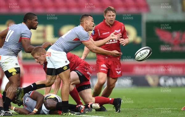 020917 - Scarlets v Southern Kings - Guinness PRO14 - Godlen Masimla of the Southern Kings gets the ball away