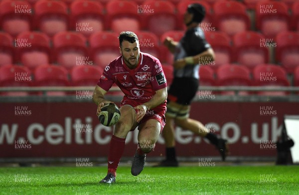 230220 - Scarlets v Southern Kings - Guinness PRO14 - Ryan Conbeer of Scarlets scores try