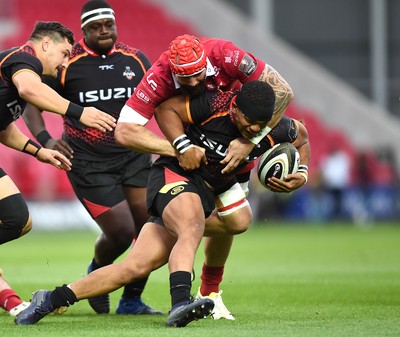 290918 - Scarlets v Southern Kings - Guinness PRO14 - Berton Klaasen of Southern Kings is tackled by Blade Thomson of Scarlets