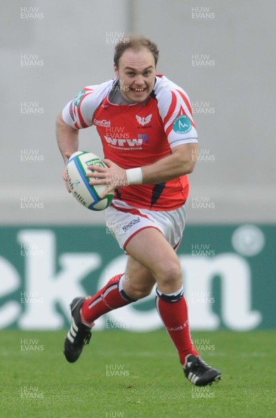 18.01.09 - Heineken Cup Rugby Llanelli Scarlets v Stade Francais Scarlets' Ceiron Thomas 