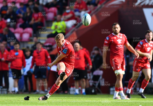 210522 - Scarlets v Stormers - United Rugby Championship - Sam Costelow of Scarlets kicks at goal