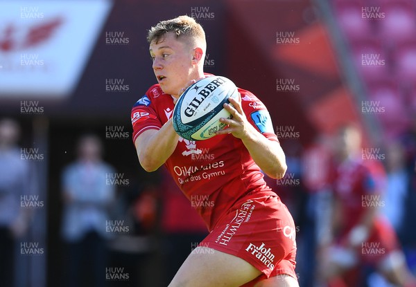 210522 - Scarlets v Stormers - United Rugby Championship - Sam Costelow of Scarlets