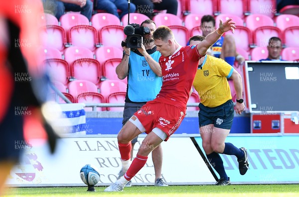 210522 - Scarlets v Stormers - United Rugby Championship - Liam Williams of Scarlets kicks at goal