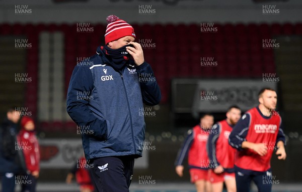181220 - Scarlets v Toulon - Heineken Champions Cup - Scarlets head coach Glenn Delaney leaves the field after the game was cancelled