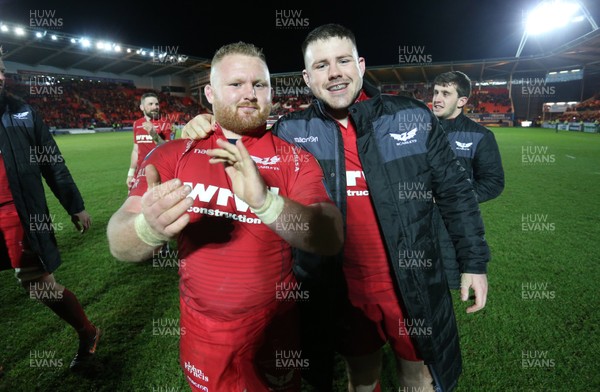 200118 - Scarlets v Toulon - European Rugby Champions Cup - Samson Lee and Rob Evans of Scarlets at full time