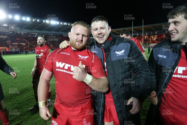 200118 - Scarlets v Toulon - European Rugby Champions Cup - Samson Lee and Rob Evans of Scarlets at full time