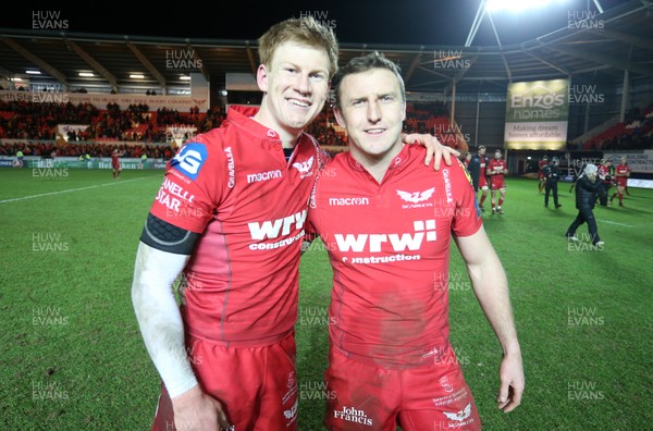 200118 - Scarlets v Toulon - European Rugby Champions Cup - Rhys Patchell and Hadleigh Parkes of Scarlets