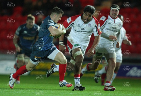 021113 - Scarlets v Ulster, RaboDirect PRO12 - Scarlets Gareth Davies tries to outpace Ulster's Nick Williams Nanai