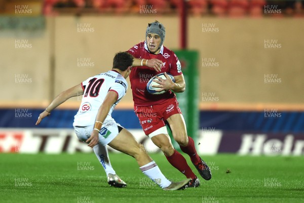 071218 - Scarlets v Ulster - European Rugby Champions Cup - Jonathan Davies of Scarlets takes on Billy Burns of Ulster
