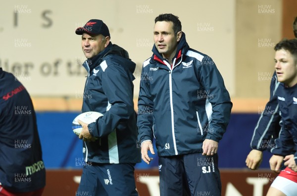 071218 - Scarlets v Ulster - European Rugby Champions Cup - Scarlets coaches Wayne Pivac and Stephen Jones