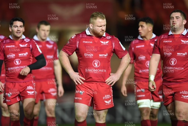 071218 - Scarlets v Ulster - European Rugby Champions Cup - Samson Lee of Scarlets looks dejected