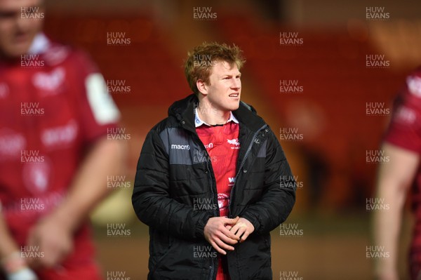 071218 - Scarlets v Ulster - European Rugby Champions Cup - Rhys Patchell of Scarlets looks dejected