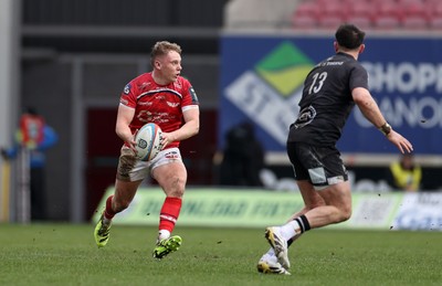 240126 - Scarlets v Ulster - United Rugby Championship - Sam Costelow of Scarlets 