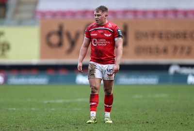 240126 - Scarlets v Ulster - United Rugby Championship - Sam Costelow of Scarlets 