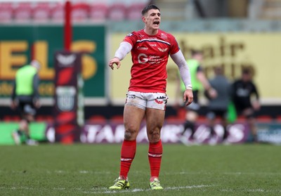240126 - Scarlets v Ulster - United Rugby Championship - Joe Hawkins of Scarlets 