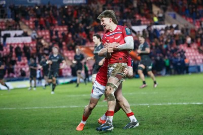 240126 - Scarlets v Ulster - United Rugby Championship - Ellis Mee of Scarlets celebrates after scoring the winning try