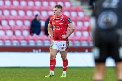 240126 - Scarlets v Ulster - United Rugby Championship - Sam Costelow of Scarlets
