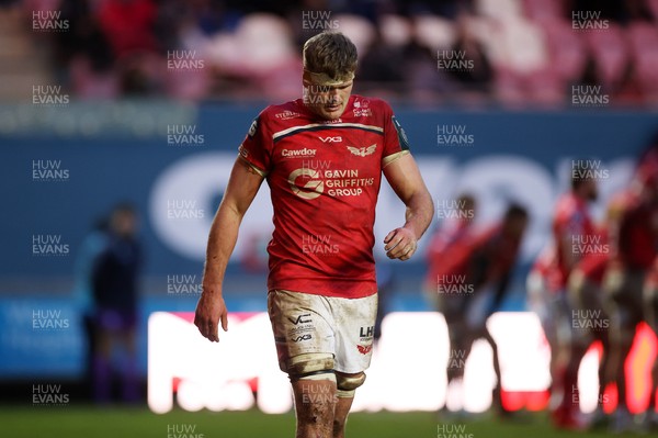 240126 - Scarlets v Ulster - United Rugby Championship - Taine Plumtree of Scarlets is given a yellow card by Referee Griffin Colby 