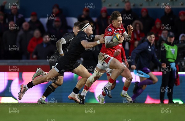240126 - Scarlets v Ulster - United Rugby Championship - Ellis Mee of Scarlets runs in to score the game winning try in the last play of the game