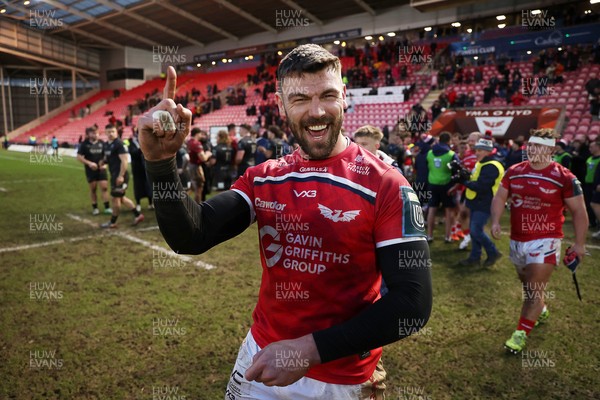 240126 - Scarlets v Ulster - United Rugby Championship - Johnny Williams of Scarlets celebrates at full time