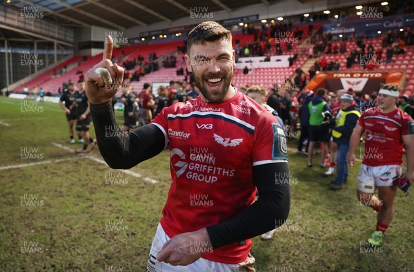 240126 - Scarlets v Ulster - United Rugby Championship - Johnny Williams of Scarlets celebrates at full time