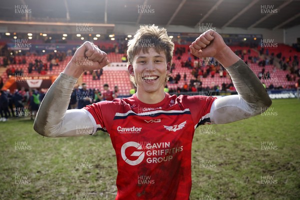 240126 - Scarlets v Ulster - United Rugby Championship - Ellis Mee of Scarlets celebrates at full time