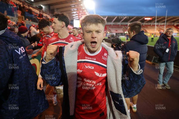 240126 - Scarlets v Ulster - United Rugby Championship - Archie Hughes of Scarlets at full time