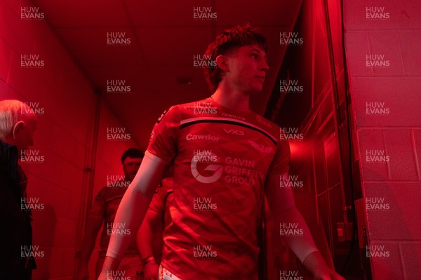 240126 - Scarlets v Ulster - United Rugby Championship - Ellis Mee of Scarlets 