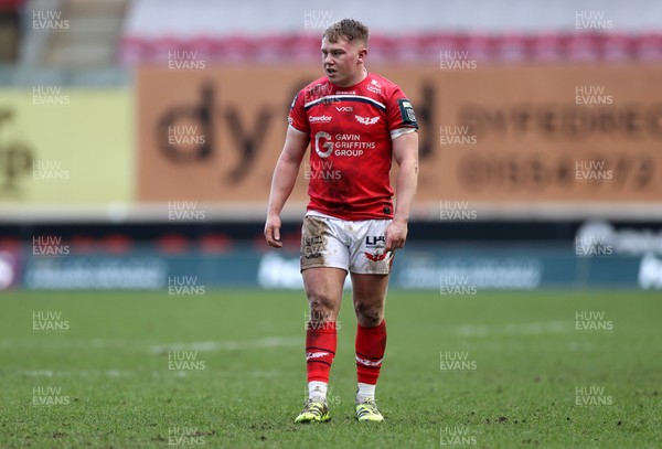 240126 - Scarlets v Ulster - United Rugby Championship - Sam Costelow of Scarlets 