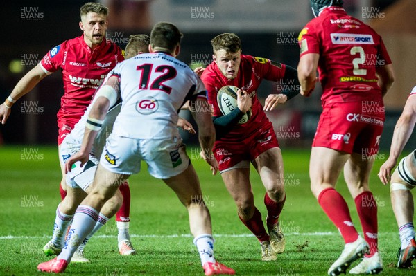 240218 - Scarlets v Ulster, Guinness PRO14 -  Steffan Hughes of Scarlets moves the ball forwards 