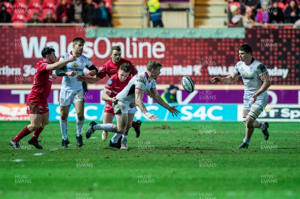 240218 - Scarlets v Ulster, Guinness PRO14 - Andrew Trimble  of Ulster passes the ball out 
